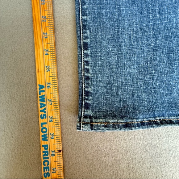 Levi’s Classic straight Medium wash Women's Jeans size 14 - Picture 8 of 9